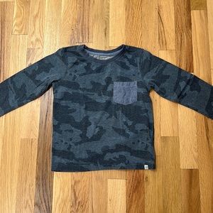 Sovereign Code camo Shirt (size 5)